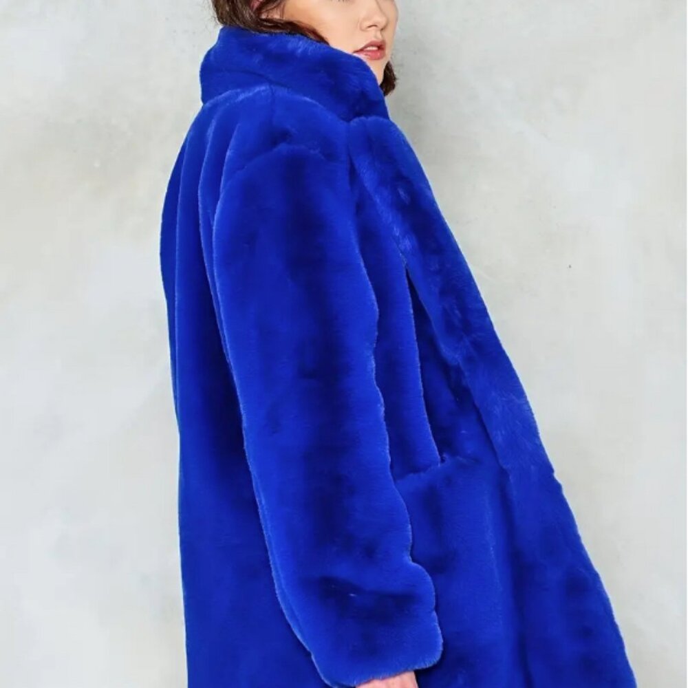 Women’s Royal Blue Faux Fur Jacket – Size 2XL - Picture 7 of 8